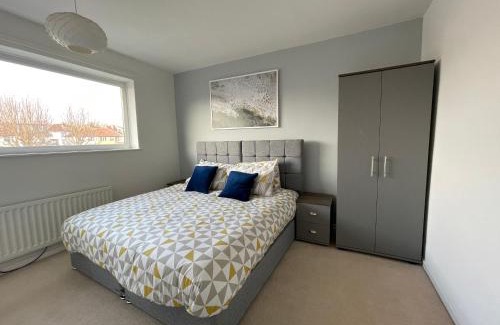 Sheffield House | Stylish & Comfortable 3BR Spacious Home with Parking