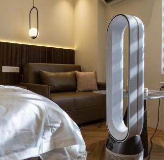 Jaypee Greens Apartment | Stylish & Comfortable Studio near Expo Center Greater Noida opposite Metro