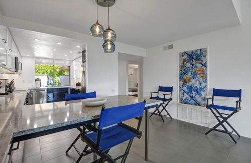 Sunrise Vista Chino Condo | Stylish Condo at Sunrise Racquet Club-Close to Palm Springs Shopping and Dining