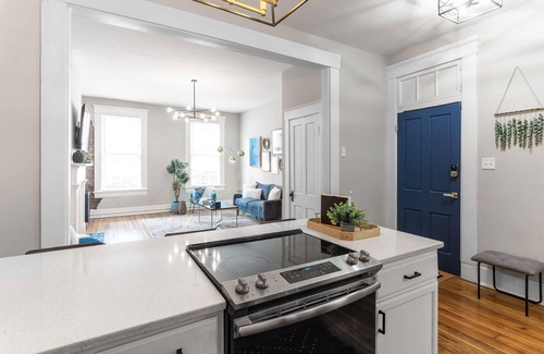 Pendleton Apartment | Stylish Condo Duo in Downtown Cincy!