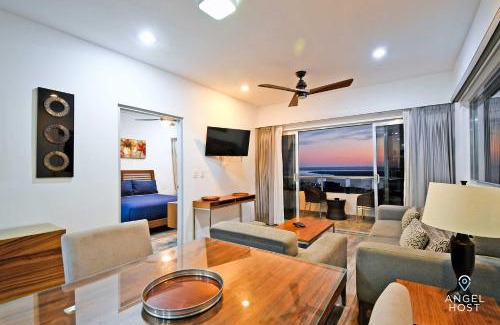 La Paz Apartment | Stylish Condo with Pools Gym Sunset Bay Views