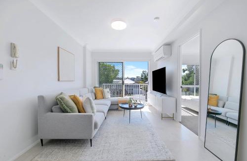 Coorparoo Apartment | Stylish Coorparoo Getaway