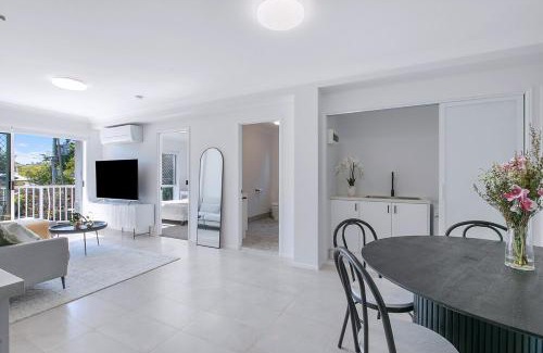 Coorparoo Apartment | Stylish Coorparoo Getaway