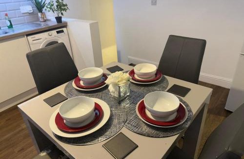 Northfleet Apartment | Stylish & Cosy 3 BR in Gravesend