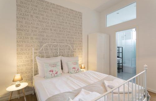 Neukoelln Apartment | Stylish & Cosy Apartment in Berlin, WiFi