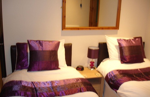 Staithes House | Stylish, Cosy, Family-Friendly Former Chapel in Heart of Staithes. Sleeps 8 (9)