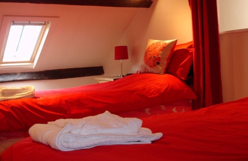 Staithes House | Stylish, Cosy, Family-Friendly Former Chapel in Heart of Staithes. Sleeps 8 (9)