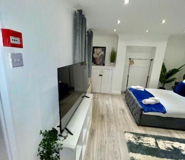 Gravesend Apartment | Stylish Cosy Studio Apartment