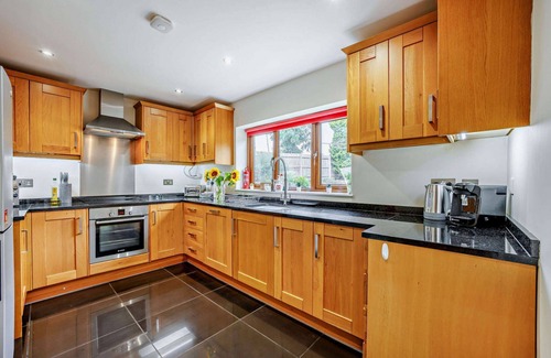 Chipping Norton Cottage | Stylish Cotswold holiday cottage with a superb garden - Windrush, Salford