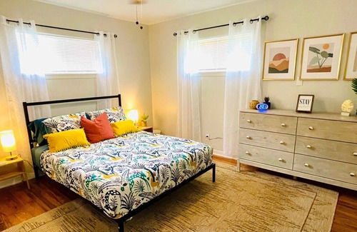 Northside Cottage | Stylish Cottage 304 - Free Parking - Self Check-in