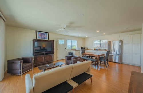 Templeton House | Stylish Cottage on 24 acres w/Endless Vineyard Views and Heart Hill on 46 West