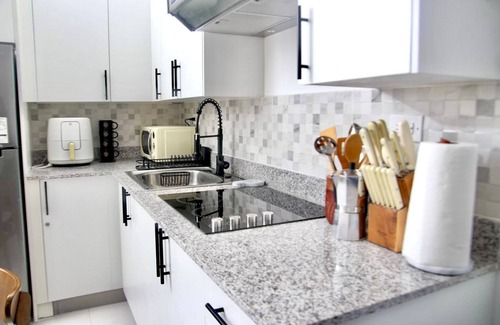 Juan Dolio - El Pueblo Condo | Stylish & Cozy 1 bed at 1 Min Walk to the Beach with Pool-Gym -Condo Apartment