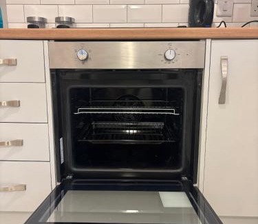 Belfast Apartment | Stylish & Cozy 2-Bed Entire Home