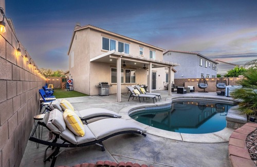 Coachella House | Stylish & Cozy Home in Coachella