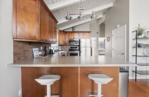 Sudden Valley House | Stylish & Cozy Lakeview Haven Near Lake, Trails & Mt. Baker Skiing