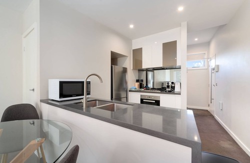 Curtin Apartment | Stylish Curtin Stay with Balcony Views