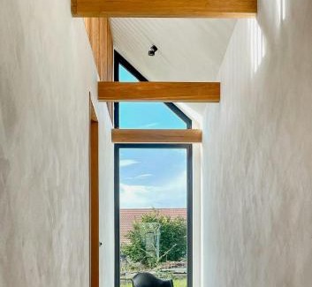 Grunow House | Stylish Design Retreat Near The Lake