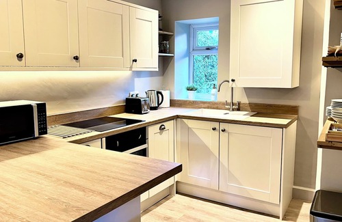 Hepworth Cottage | Stylish dog Friendly Cottage Near the Peak District and Holmfirth, Sleeps 3