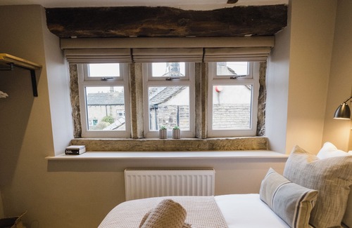 Hepworth Cottage | Stylish dog Friendly Cottage Near the Peak District and Holmfirth, Sleeps 3