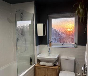 Harrogate House | Stylish double room females and couples only