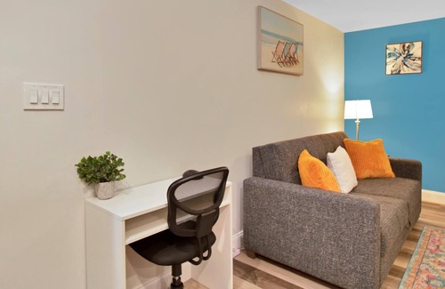 Poiciana Park II Cabin | Stylish Downtown Oasis Close to Beach, Airport by RedAwning