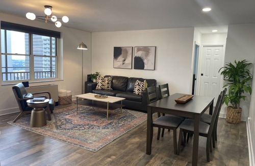 Peachtree Center Condo | Stylish downtown condo with amazing views.