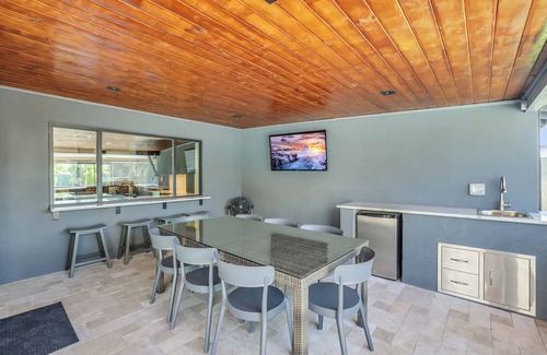 Village Grove House | Stylish Family-friendly 5 bedroom just 2 miles from Old Town Scottsdale.