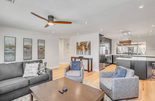 Village Grove House | Stylish Family-friendly 5 bedroom just 2 miles from Old Town Scottsdale.