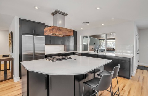 Village Grove House | Stylish Family-friendly 5 bedroom just 2 miles from Old Town Scottsdale.