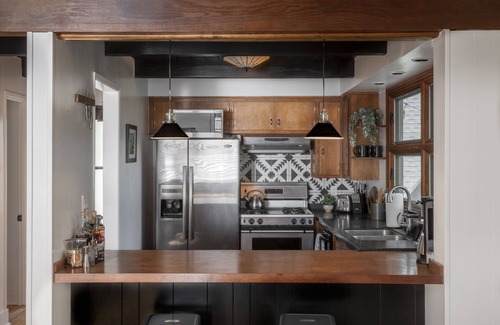 Cedar Glen Cabin | Stylish Family+Pet Friendly Cabin by Village + Lake