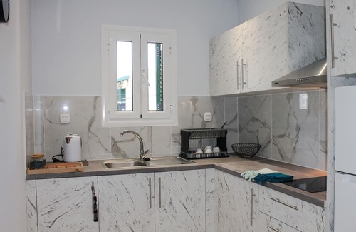 Kassiopi Apartment | Stylish First Floor Two Bedroom Flat in Kassiopi With Breakfast