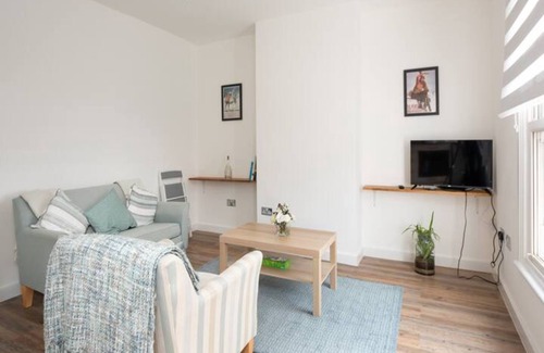 Twyford Apartment | Stylish Flat, Centrally Located I Pass The Keys