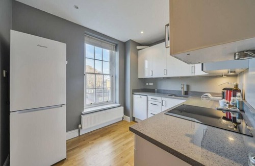 Ferndale Apartment | Stylish Flat in Brixton, London