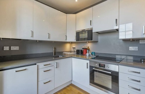 Ferndale Apartment | Stylish Flat in Brixton, London