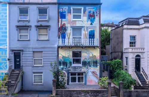 Bristol Apartment | Stylish flat near Clifton village w/art vibe