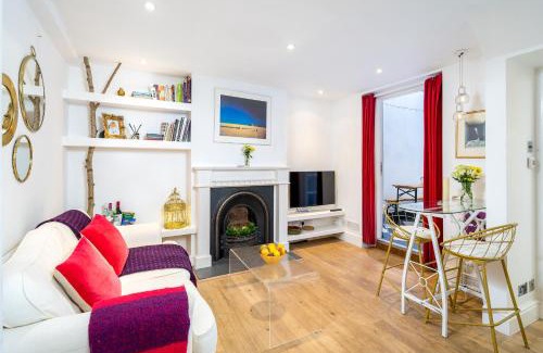 Shepherd's Bush Apartment | Stylish flat with private yard in Shepherd Bush