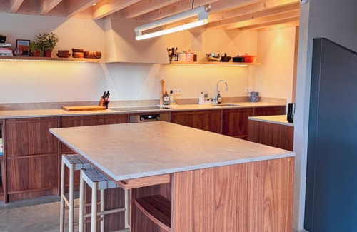 Amsterdam North House | Stylish freestanding Amsterdam house, great garden and meadow view. Remote work.