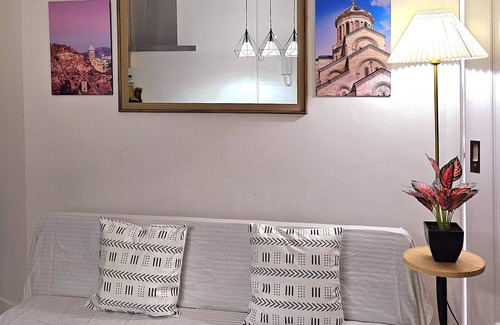 Matandang Balara Condo | Stylish "Fully Furnished" 1 Bedroom unit for your staycations with Netflix!