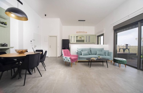 Nahariya Apartment | Stylish Garden Apartment near Akhziv Beach