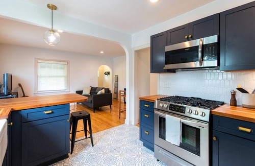Germantown House | Stylish Germantown Cottage