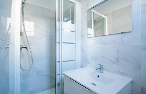 Silly-Gallieni Apartment | Stylish Getaway in Boulogne I Quick Paris Access
