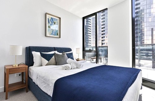 Box Hill Apartment | Stylish Getaway in Box Hill