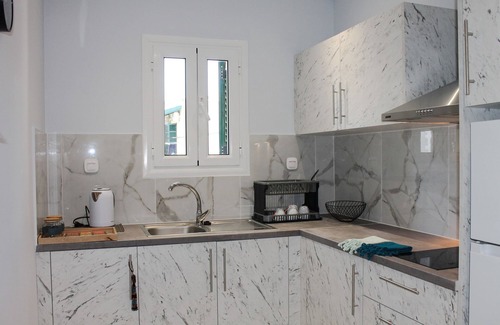Kassiopi Apartment | Stylish Gound Floor Two Bedroom Flat in Kassiopi With Breakfast