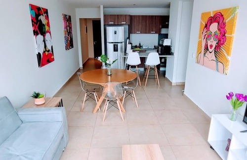 Granada Apartment | Stylish High-Rise Escape: Pool, Hot Tub & Cinema, King-Size Bed and High-Speed WiFi.