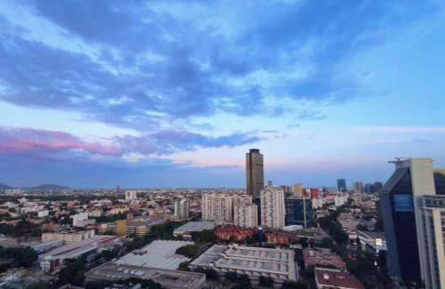 Anahuac Apartment | Stylish High-rise Escape Pool, Hot Tub & Cinema