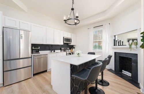 Springfield Apartment | Stylish Historic 2BR | Near Stadium & Downtown!