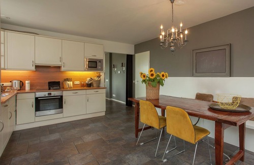 Leende House | Stylish holiday home in Leende with terrace