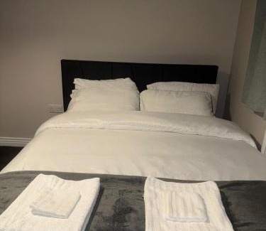 Cheetham Hill House | Stylish Home 5 Mins to City Center