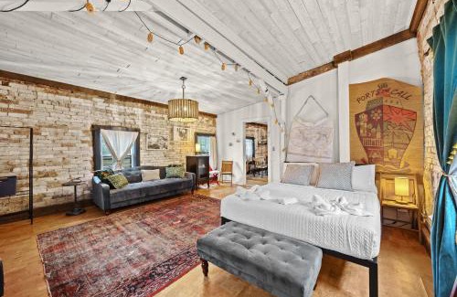 Limerick House | Stylish Home Close to Derby & Bourbon Trail Fun
