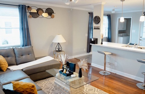 New Bern House | Stylish home conveniently located just minutes from dining, shopping & downtown!